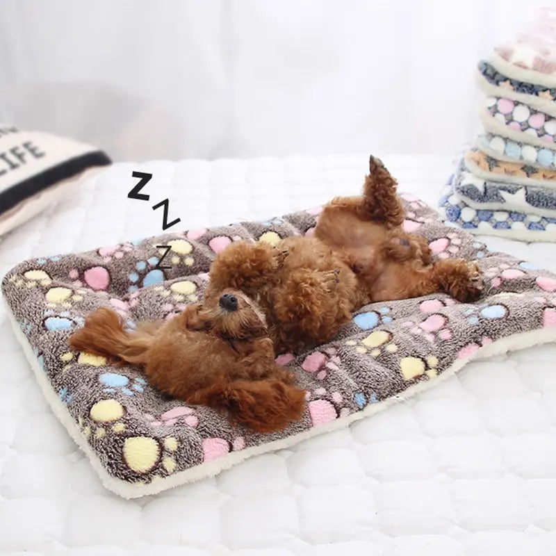 Flannel Thickened Pet Bed with Body Heat Warmth Insulation
